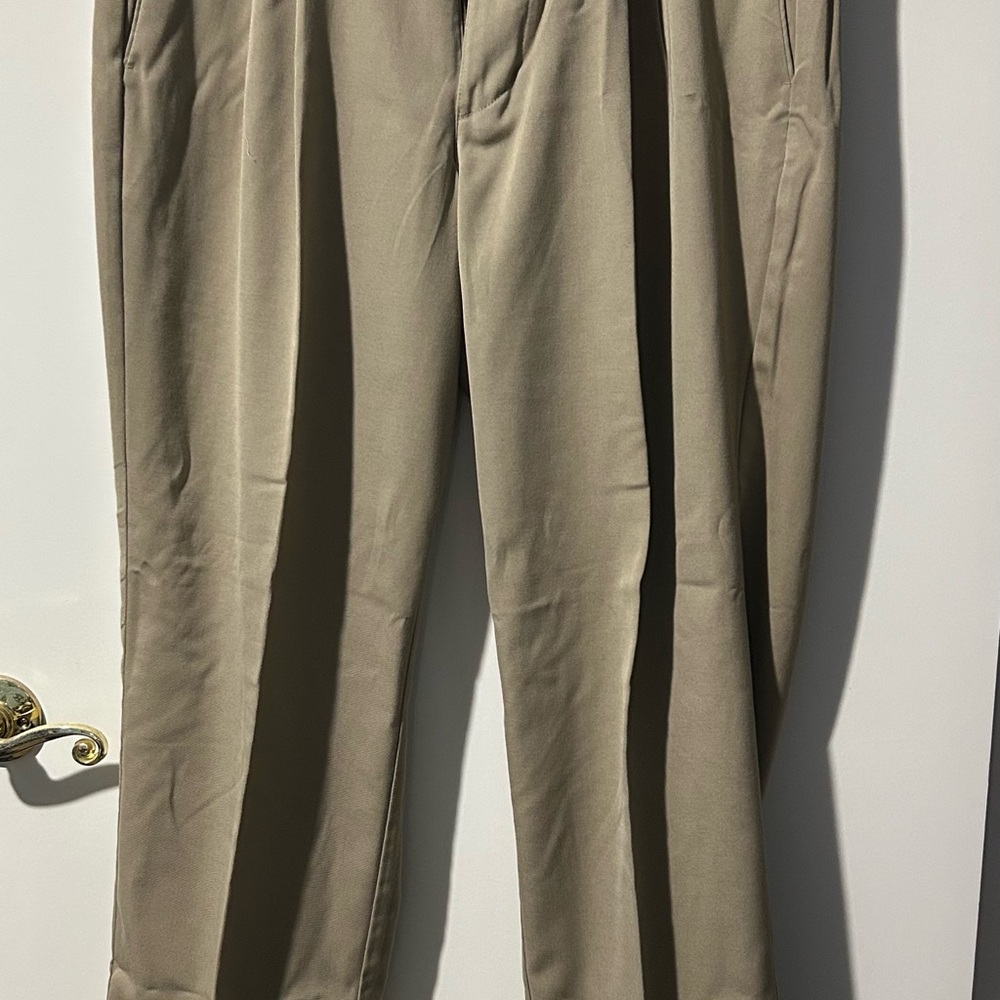 Covington Men's Khaki Chinos